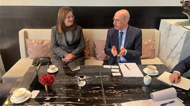 «السعيد» تبحث سبل التعاون مع رئيس مجموعة البنك الإسلامي للتنمية