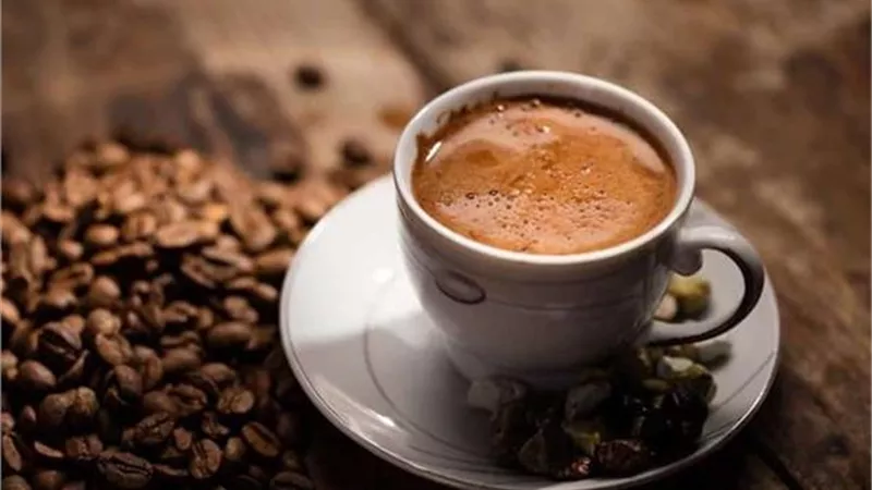 شاربي القهوة يعيشون أكثر من غيرهم.. تعرف على فوائدها