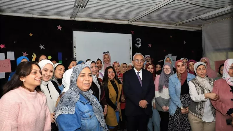 رضا حجازي: لا تطوير للتعليم دون الارتقاء بالمعلم وتنميته مهنيًا