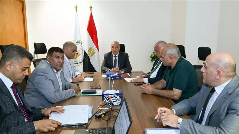 «الري» استمرار متابعة أعمال التطهير أمام محطة بحر البقر 