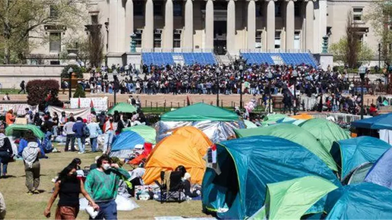 جامعة كولومبيا تهدد بفصل الطلاب المتظاهرون