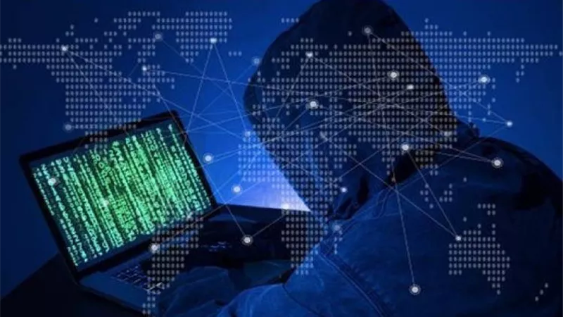 سقوط المتهم بإدارة موقع إلكتروني لبث محتوى مقرصن بالجيزة في قبضة الأمن