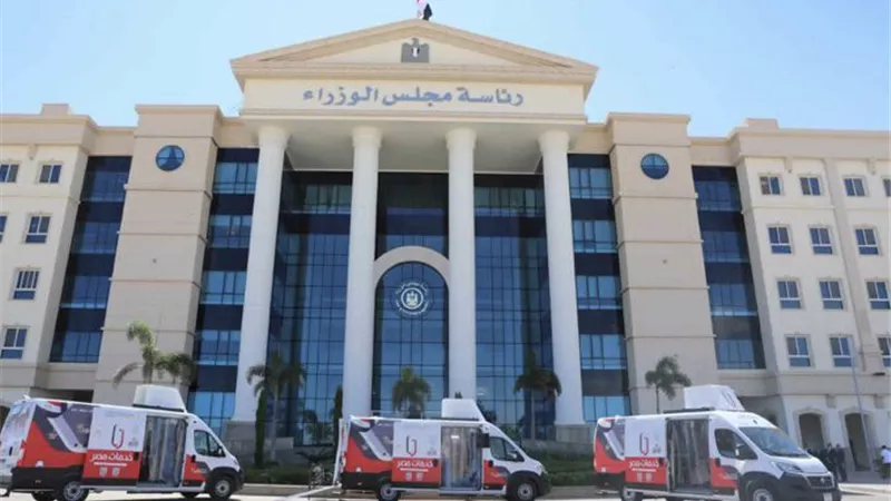 لخدمة المواطنين..تشغيل 10 سيارات توثيق جديدة بمحافطتي الإسكندرية ومطروح (صور)