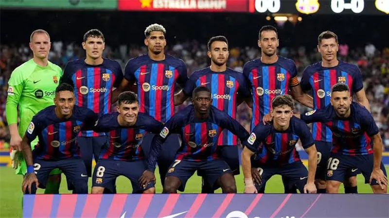 قائمة برشلونة الرسمية لمواجهة ريال مدريد بالدوري