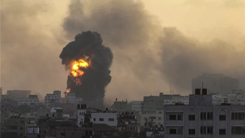 قتلى وجرحى في غارات إسرائيلية عنيفة على غزة