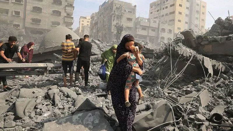 قوات الاحتلال تواصل جرائمها وتقصف عدة مناطق بحي الزيتون