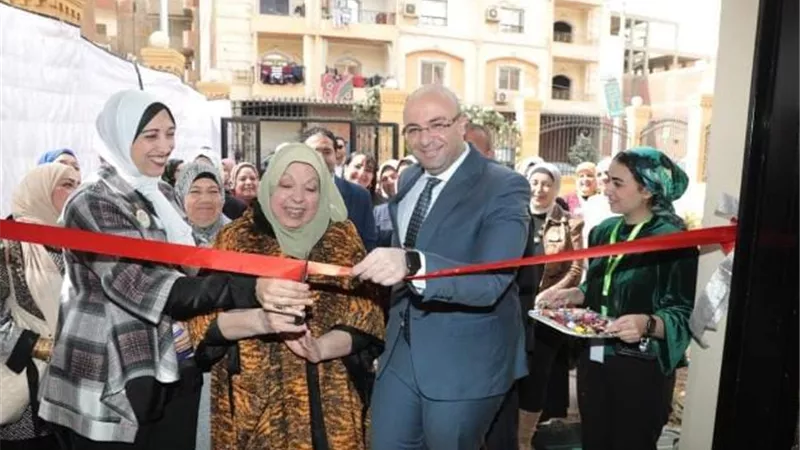 محافظ بنى سويف يفتتح فرع القومى للمرأة بالمدينة 