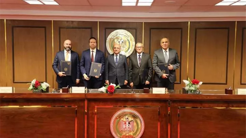 العدل توقع بروتوكول تعاون في ميكنة خدمات الشهر العقاري والتوثيق الإلكتروني