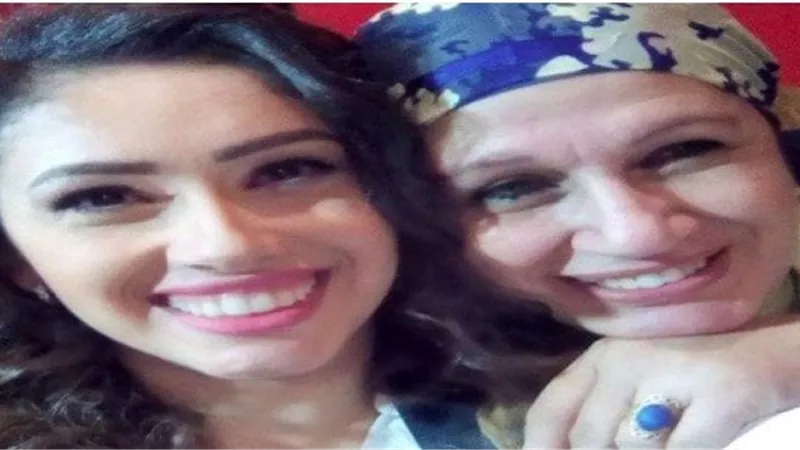 الموت يغيب والدة ريم احمد وانهيارها أثناء تشييع الجثمان لمثواه الأخير