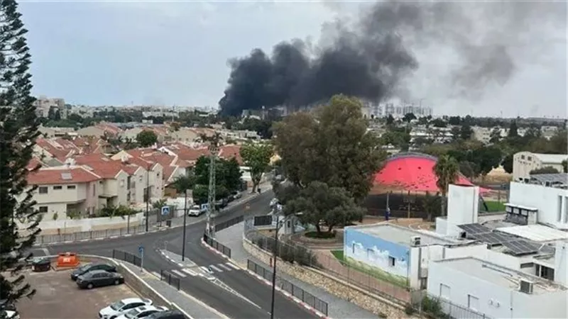 الهلال الأحمر: 31 فلسطينياً أصيبوا خلال قمع الاحتلال أمام سجن 