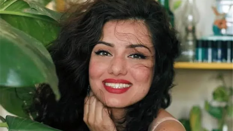 الشماشرجي: منى زكي إنسانة جميلة وبتدعم كل الناس في لوكيشن التصوير