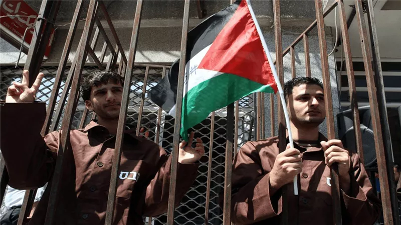 مصادر مصرية تجرى اتصالات مكثفة للإفراج عن المحتجزين الفلسطينيين بالسجون الإسرائيلية