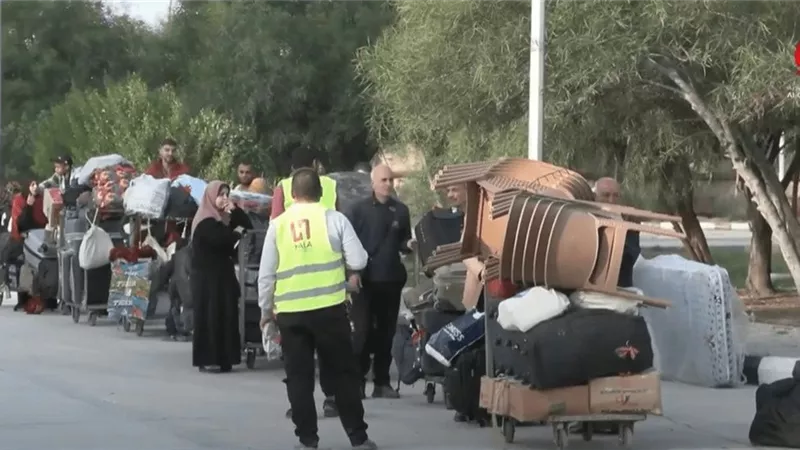 استمرار فتح معبر رفح لإدخال 3 شاحنات سولار و4 شاحنات غاز طهي في غزة