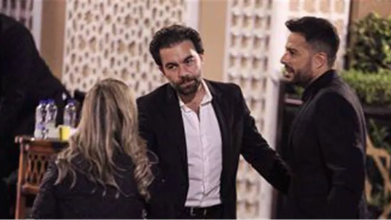 شريف رمزي يستقبل العزاء في شقيقه صلاح رمزي بحضور نجوم الفن