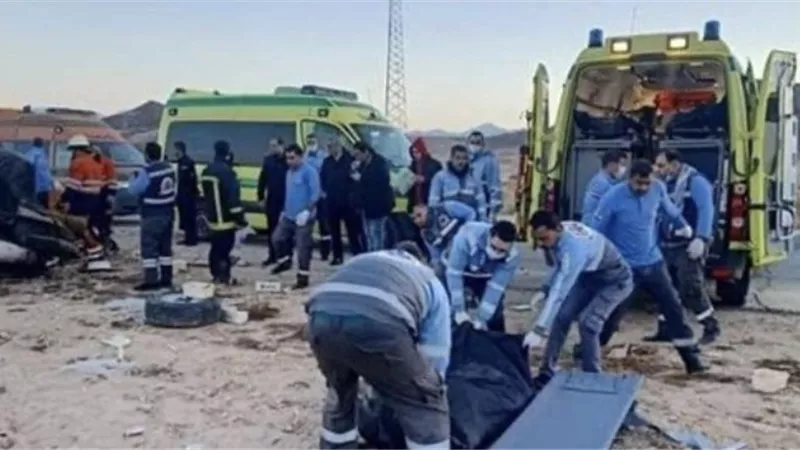 بينهم أسرة عربية.. إصابة 5 أشخاص في حادث تصادم أعلى الطريق السياحى