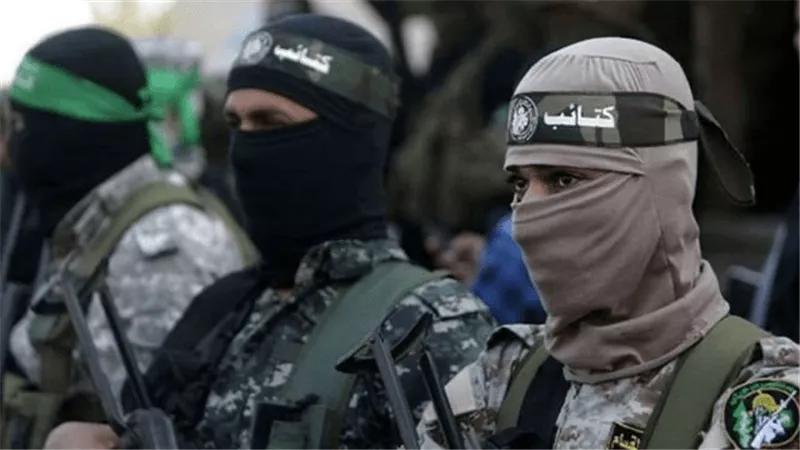 حماس تُطلق سراح أحد المحتجزين من حملة الجنسية الروسية