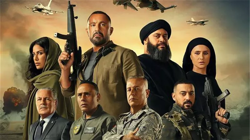 باسم سمرة يهنئ السقا بعد العرض الأول لـ 