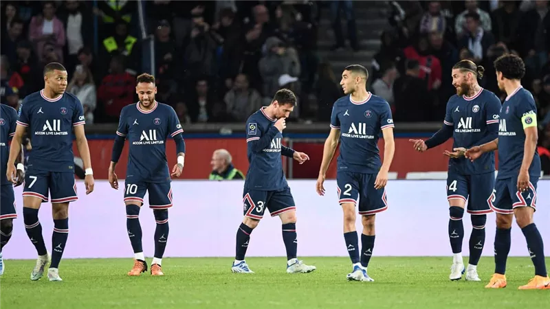 باريس يرفض عرض الهلال مرة أخرى.. ويحدد مطالبة