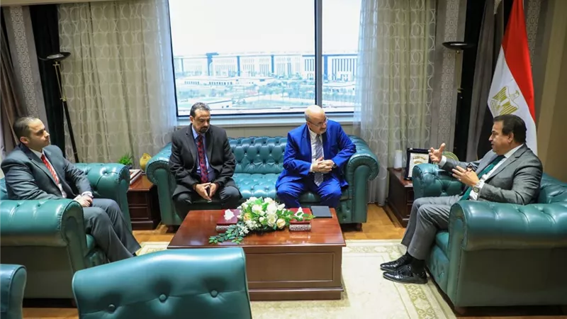 وزير الصحة يهنئ الدكتور نعمة عابد بتكليفه ممثلا للصحة العالمية في مصر