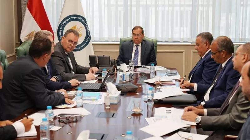 «الملا» مشروعات جديدة لتوطين الصناعات المكملة لنشاط التعدين