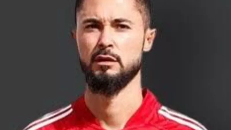 الأهلي يعلن حل أزمة إيقاف القيد