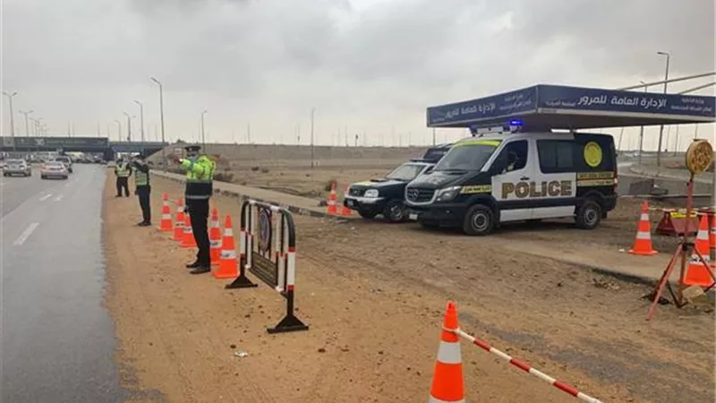 تزامنًا مع هطول الأمطار.. المرور تنشر سيارات إغاثة بالطرق السريعة