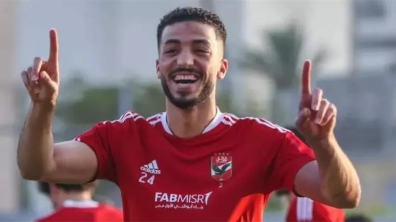 الأهلي يرفض رحيل مدافع الفريق للدوري القطري