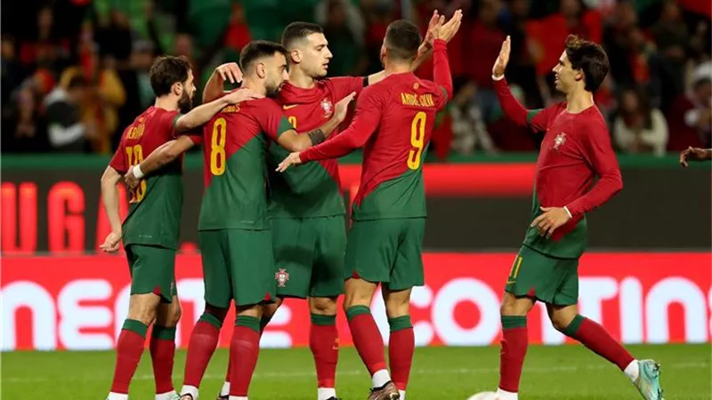 فى غياب رونالدو البرتغال تسحق السويد بخماسية وديا 