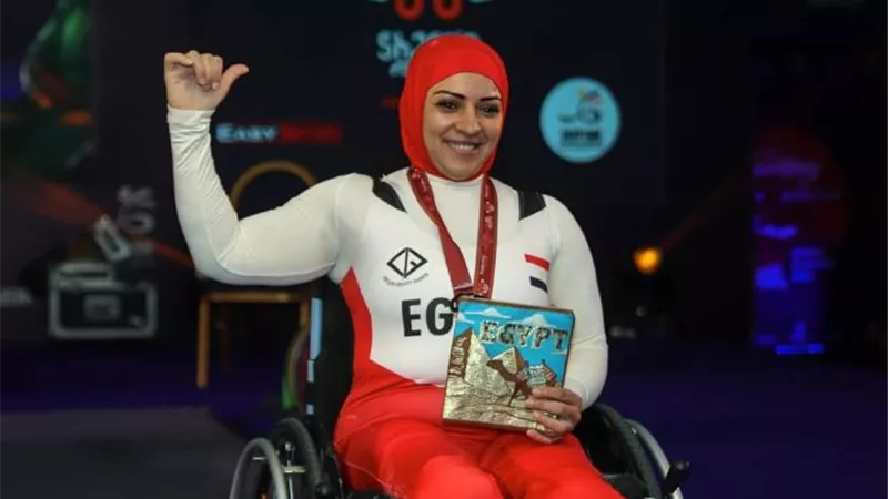 أمل علام تُحرز برونزية وزن 61 كجم في كأس العالم لرفع الأثقال البارالمبي