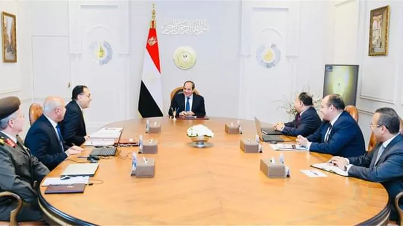 السيسي يتابع مشروعات تطوير الموانئ البحرية والجافة والبرية