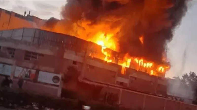 اندلاع حريق هائل بـ «فندق» في كازاخستان ومصرع 13 شخصاً