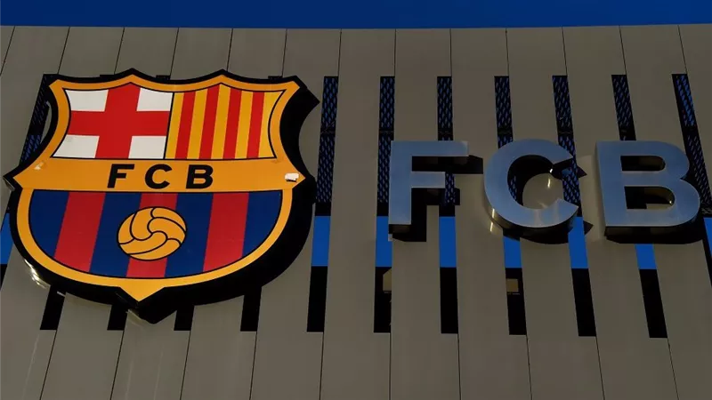برشلونة يعلن بيع جزء من شركة 