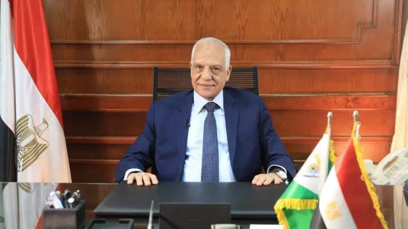 محافظ الجيزة يعتمد التعريفة الجديدة لسيارات النقل الجماعي
