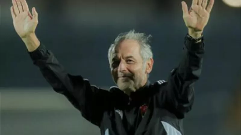 قرار مفاجأ من كولر قبل مباراة الهلال المصيرية