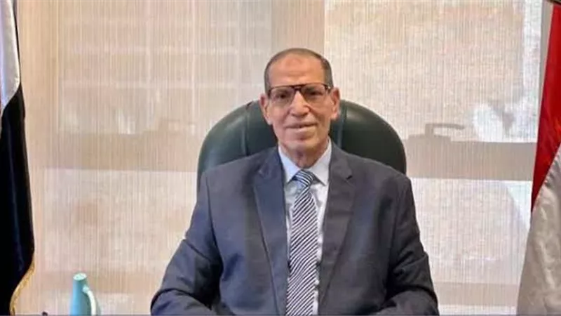 رئيس النيابة الإدارية يهنئ البابا تواضروس الثاني بمناسبة عيد القيامة المجيد