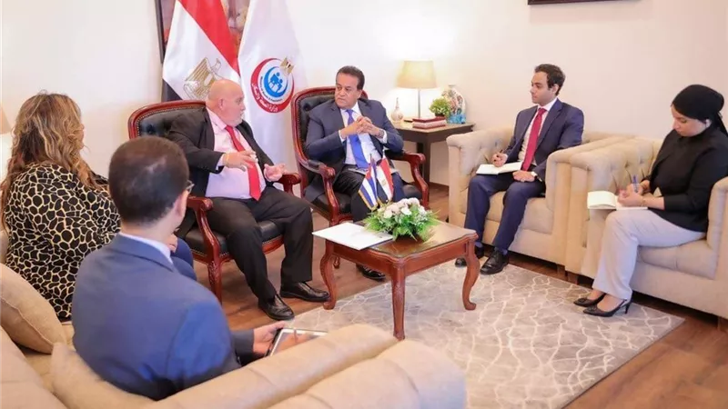 وزير الصحة يستقبل السفير الكوبي لبحث الخدمات الصحية المقدمة للمواطنين