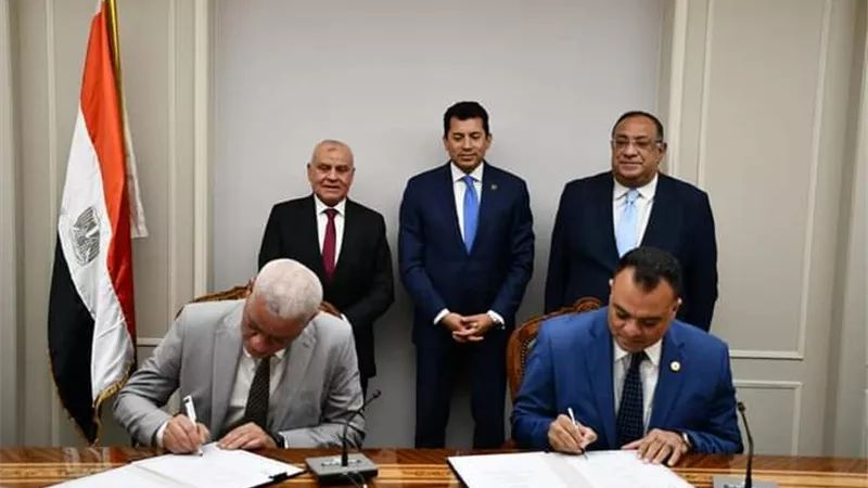 وزير الرياضة يشهد توقيع بروتوكول تعاون بين الوزارة والجامعات الأوروبية