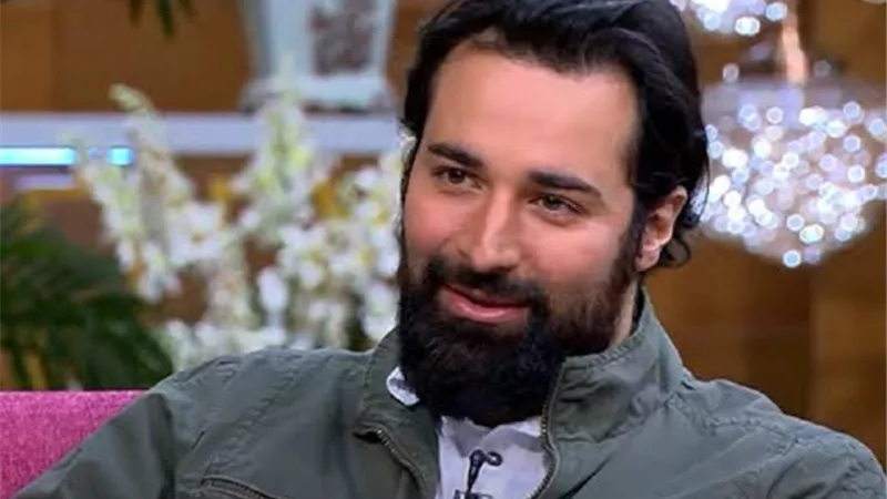 أحمد حاتم في أحداث ظهور له بـ رفقة إبنه.. شاهد