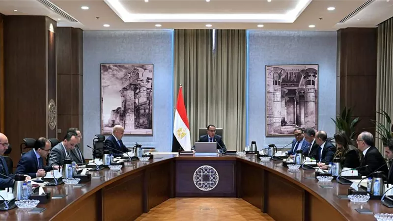 مدبولي يعقد اجتماعًا بشأن مقترحات إنشاء مناطق حرة عامة بالمدن الجديدة