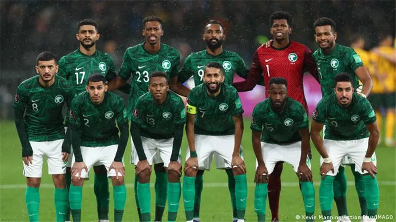 مدرب عالمي على رادار منتخب السعودية