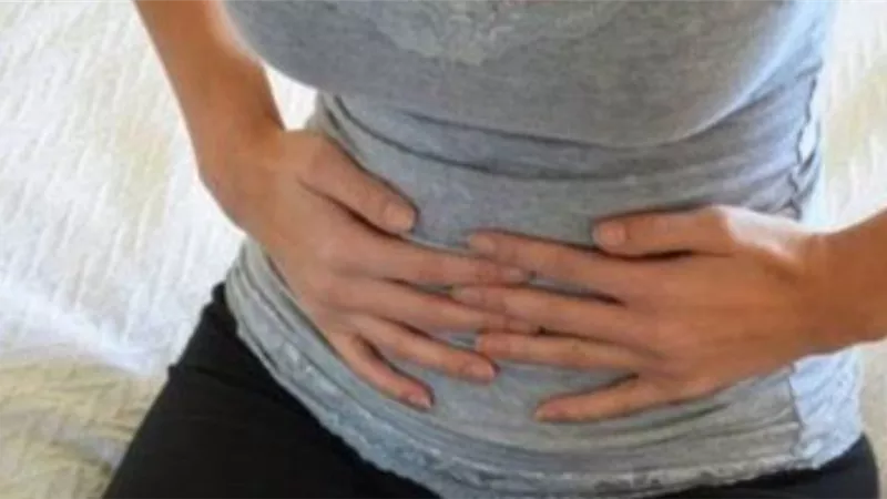 احذر 5 علامات مبكرة تنبئ بسرطان المعدة.. أسبابه وأعراضه