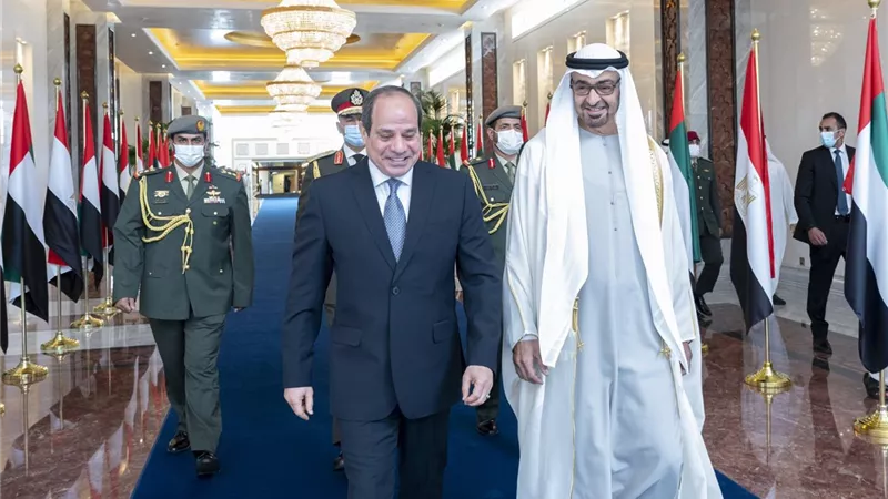 السيسي وبن زايد يجريان مباحثات لتعزيز التعاون بين البلدين