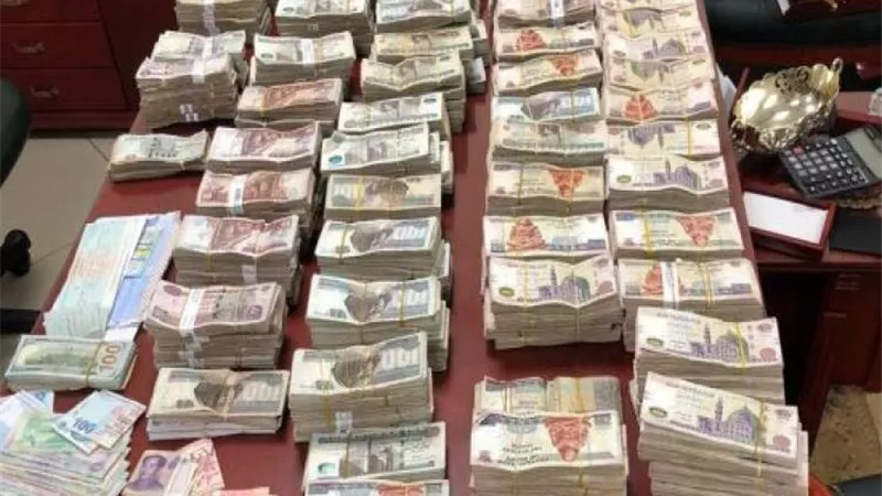 سقوط موظفين بإحدى الجمعيات التعاونية غسلا 12 مليون جنيه