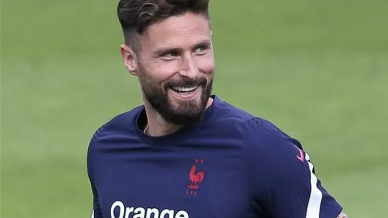 عهد الاعتزال: جيرو يربط مستقبله الدولي بتحقيق لقب يورو 2024