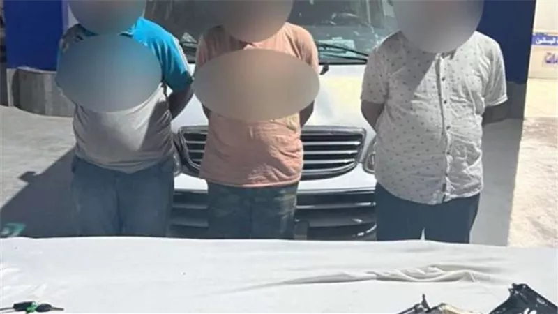استولوا على أموال مواطن.. سقوط عصابة الشرطة المزيفة فى البساتين