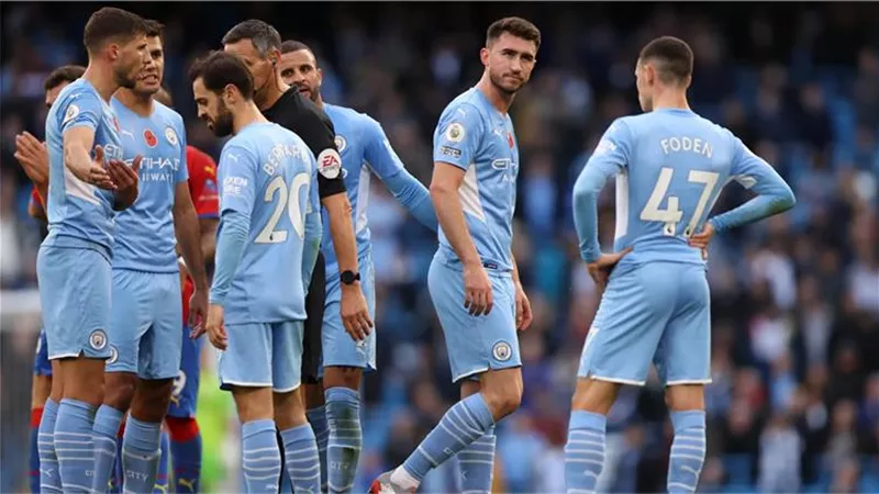 برشلونة يقترب من ضم لاعب مانشستر سيتي في الميركاتو