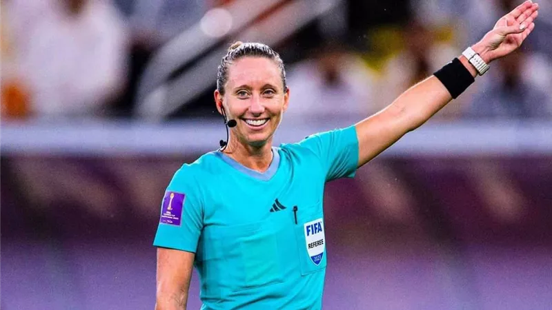 توري بينسو تُدير لقاء الهلال والنصر بكأس موسم الرياض