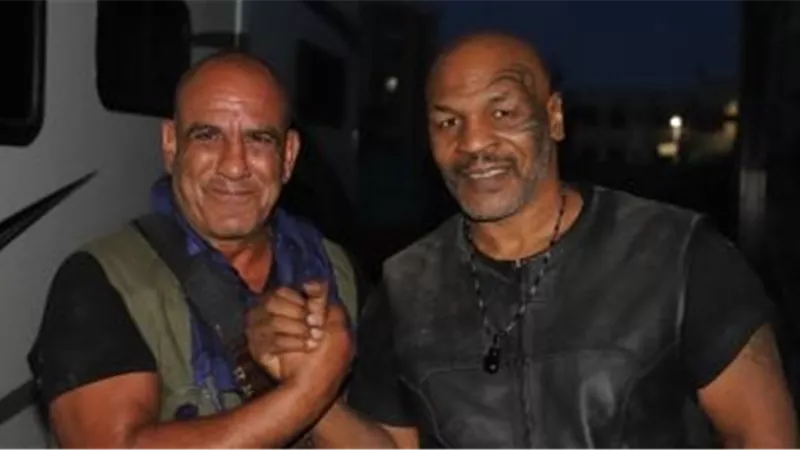 محمد لطفي يكشف عن لقائه مع نجم الملاكمة العالمي مايك تايسون