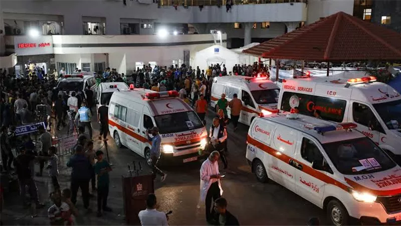 الهلال الأحمر الفلسطيني: فقدان الاتصال بطاقمنا في مستشفى الأمل واستشهاد أحدهم