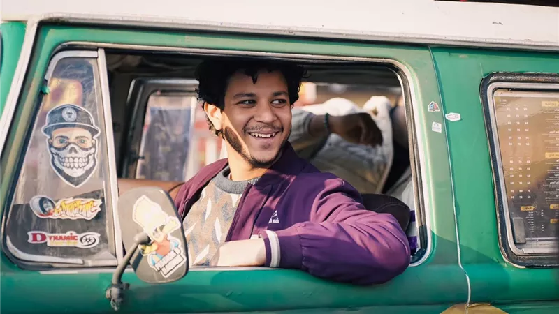 أحمد داش يواجه تحديات الحياة في 